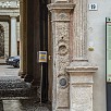 Foto: Particolare del Portale - Palazzo Thun - Sede del Municipio (Trento) - 3